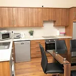Arch House Apartman *