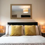 Arch House * Athlone