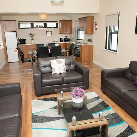 Arch House Apartment *