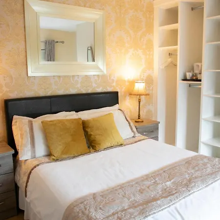 Arch House * Athlone