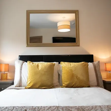 Arch House Apartment *